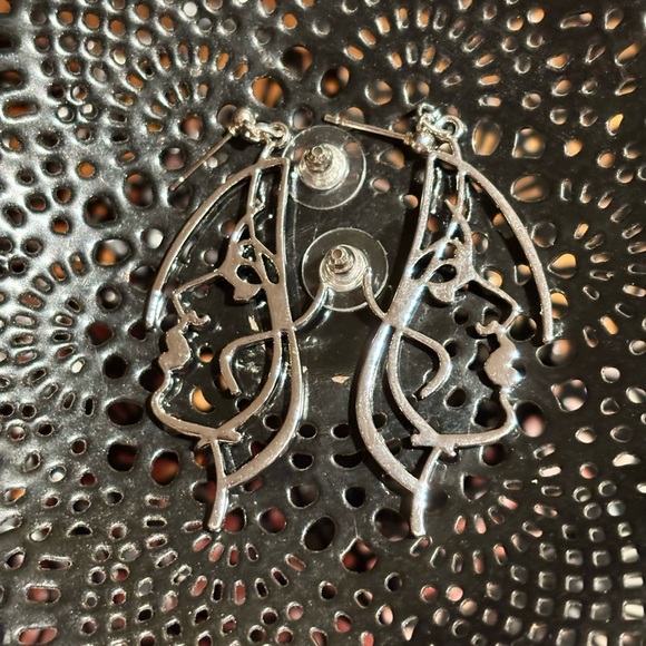 3/$15- Abstract Face Wire Earrings - Picture 4 of 5